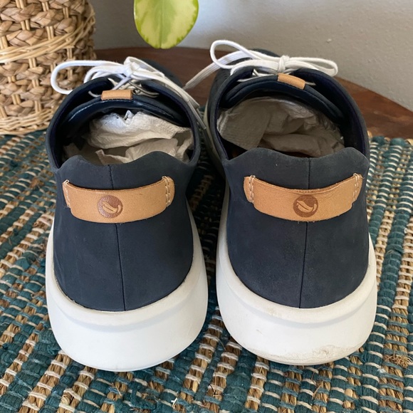 Clarks Unstructured Navy Sneaker US W12 Worn Once! - Picture 6 of 7